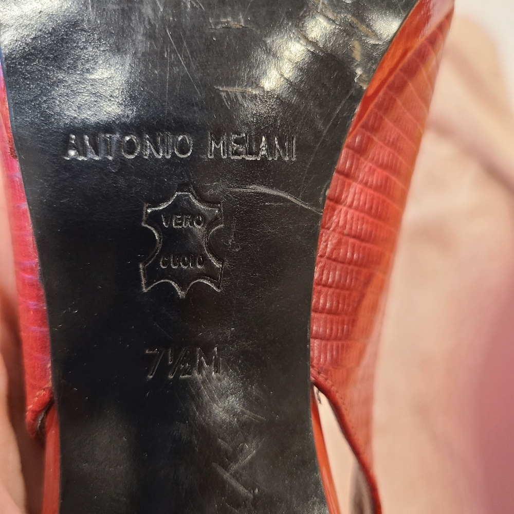 Women's Antonio Melani red leather heels. Size 7.5M.